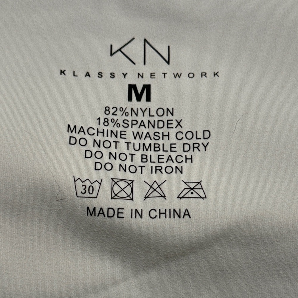 Klassy Network White Square Neck Crop Top - Picture 3 of 4